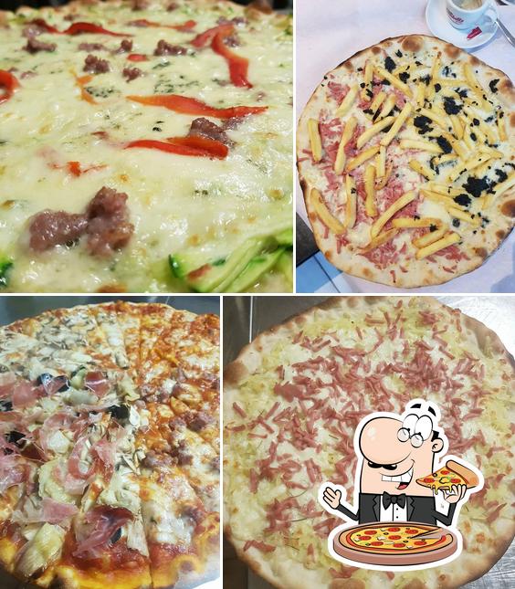 Ordina tra le molte varianti di pizza