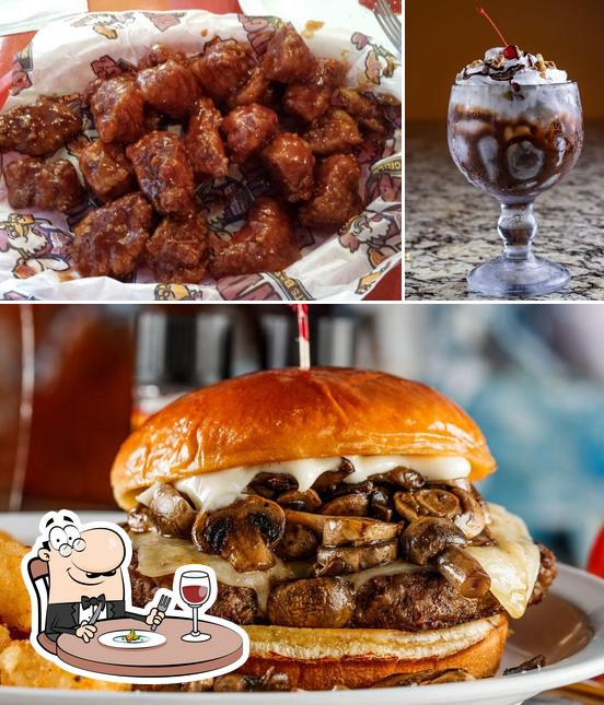 BreWingZ Restaurant and Bar, 5007 Fairmont Pkwy in Pasadena
