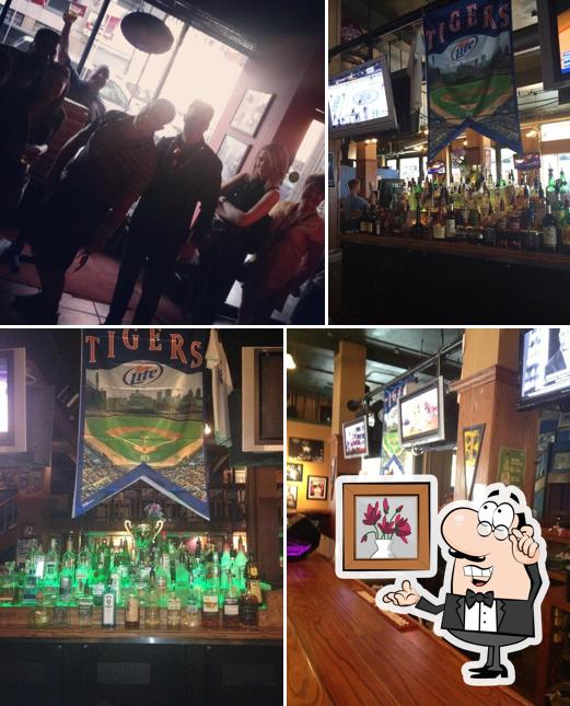 Coaches Corner, 220 Bagley St in Detroit Restaurant menu and reviews