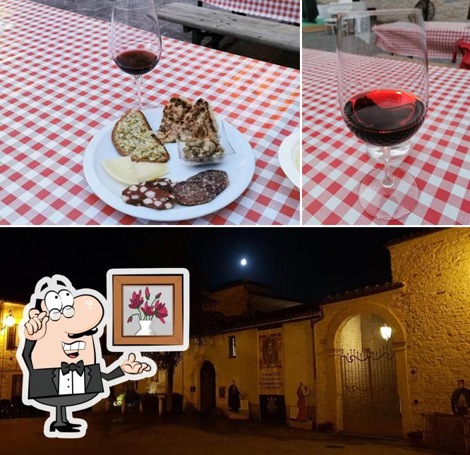 La foto di interni e esterno da Taverna Infra Saxa