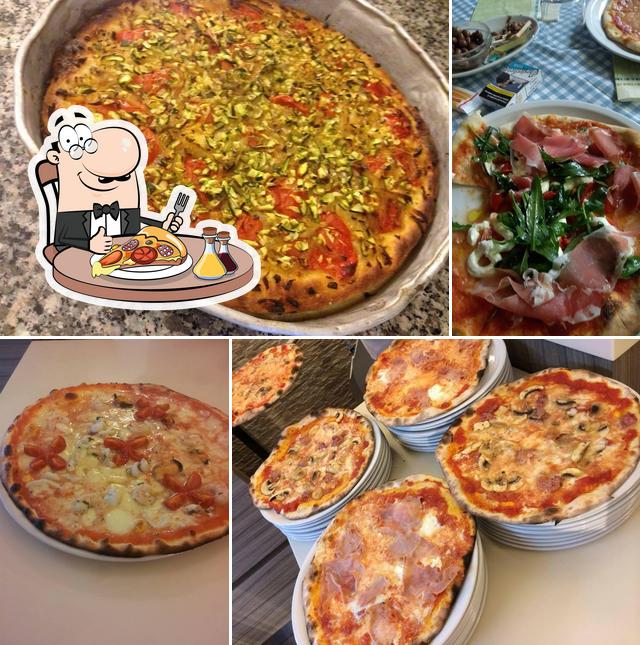 Get pizza at Il Ritorno