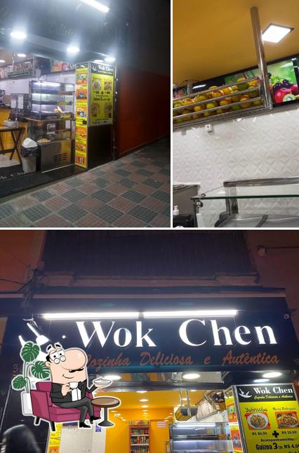 A foto da interior e exterior no Wok Chen