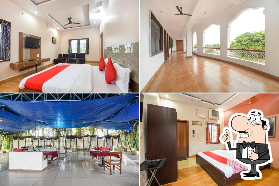 See this pic of Hotel The Country Club