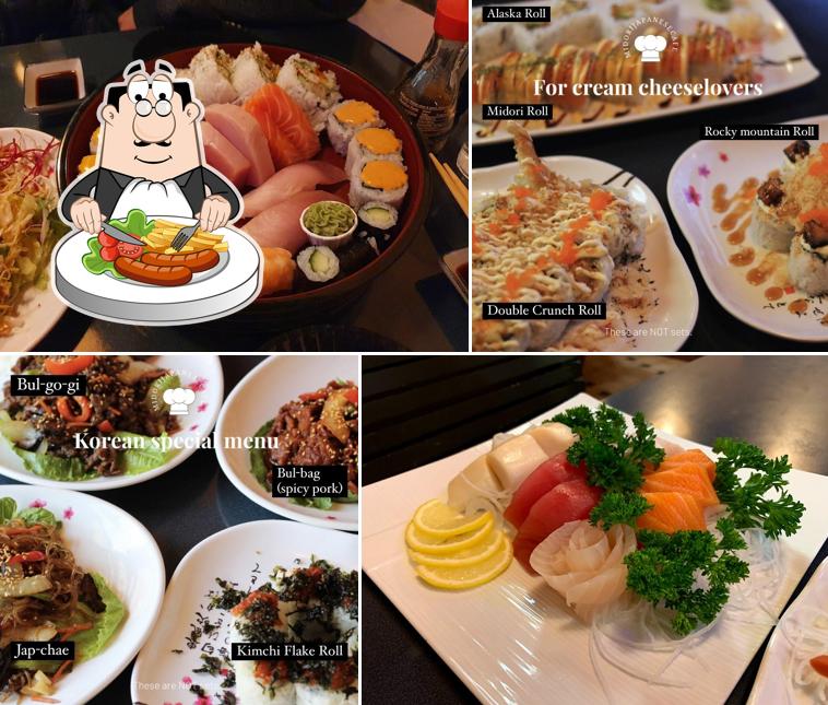 Еда в "Midori Japanese Cafe"