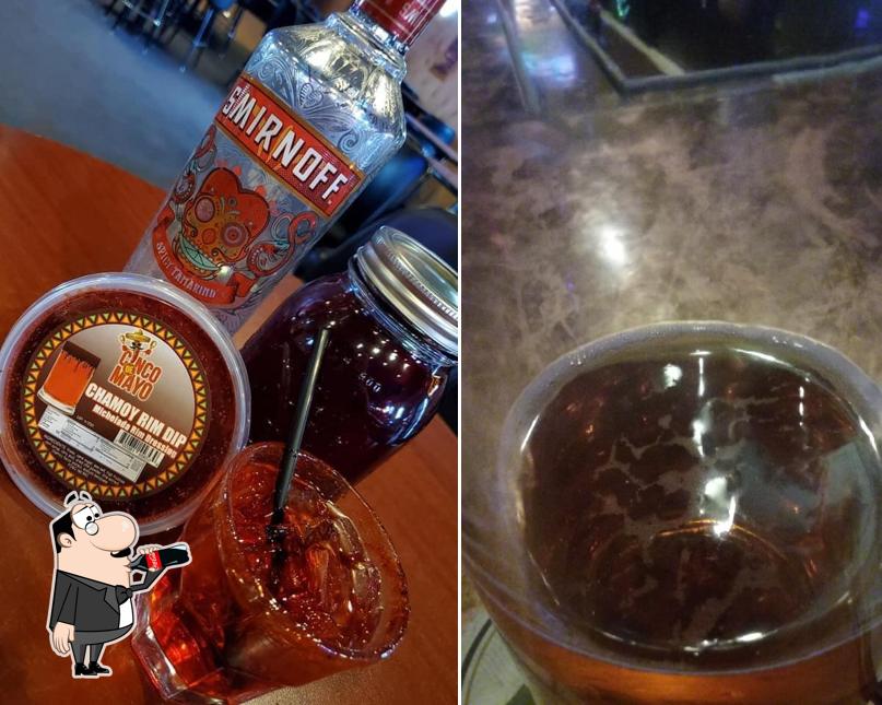 Crazy Earl's Cocktails & Pool in Yuma Restaurant reviews