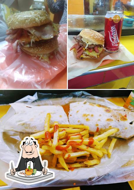 Гамбургер в "Hamburguesas y Postres Sarai"