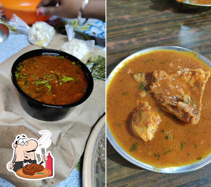 Pick meat dishes at Rakesh paya house mini