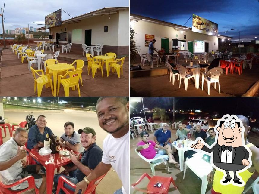 O interior do Chocolanches Lanches e Petiscos