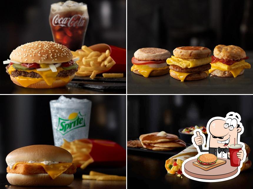 McDonald's, 157 Merrick Rd in Freeport Restaurant menu and reviews