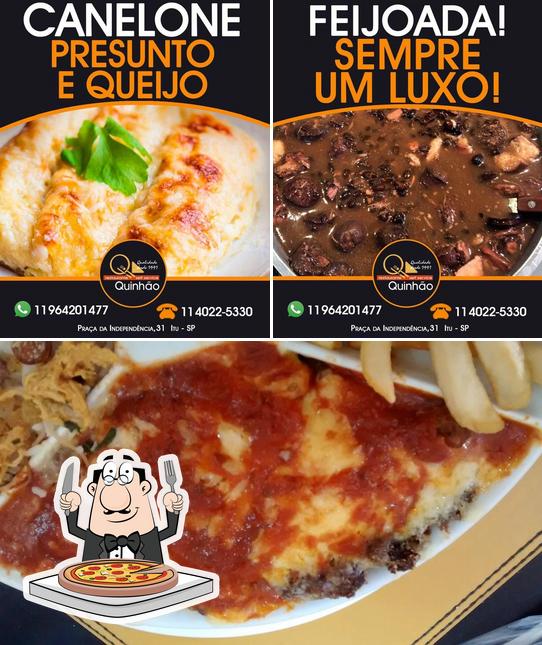 Escolha pizza no Restaurante Quinhão