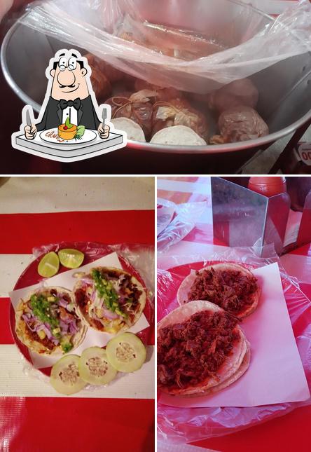 Еда в "Tacos "Mixiotes Martinez""