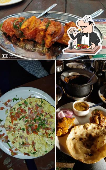 Meals at Paaji Da Pind
