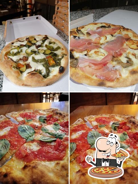 Scegli una pizza a Pizzeria & Cucina Amici's