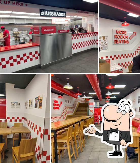 L'intérieur de Five Guys Köln Dom