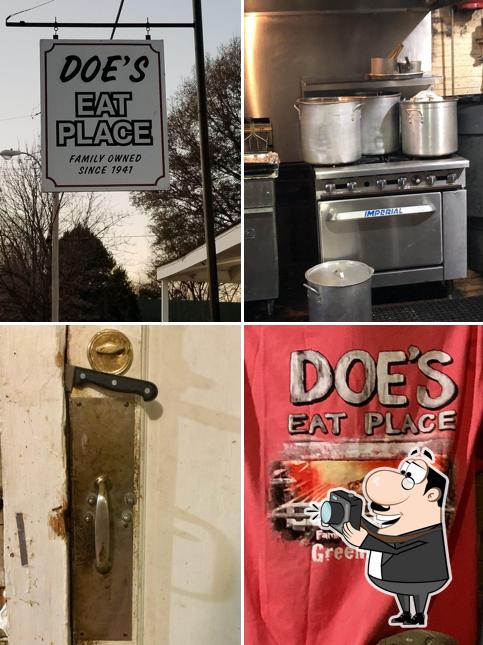 Doe's Eat Place in Greenville Restaurant menu and reviews
