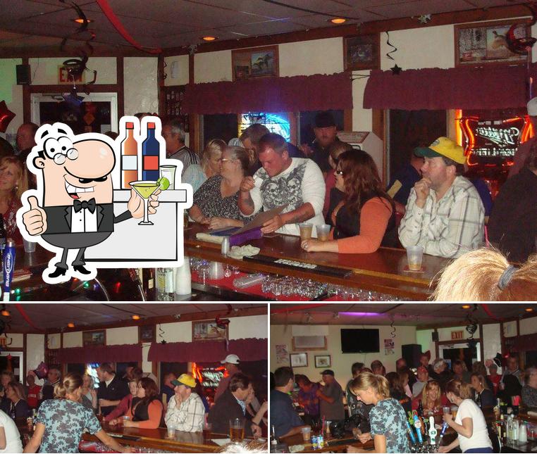 Lake Street Inn in Hustisford Restaurant menu and reviews