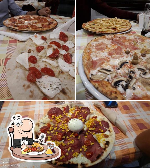 Prenditi una pizza a Village Pub