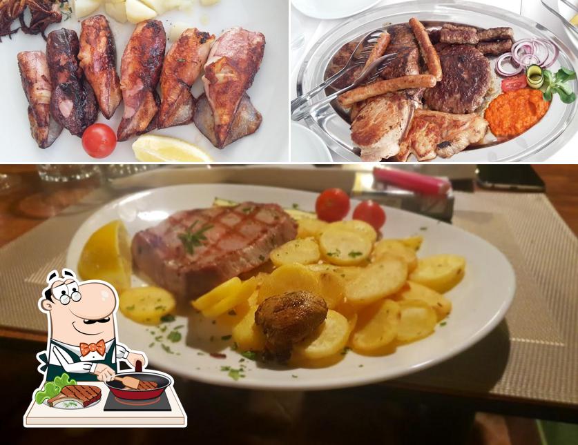 Ordina i un pasto a base di carne a Bistro Karlo