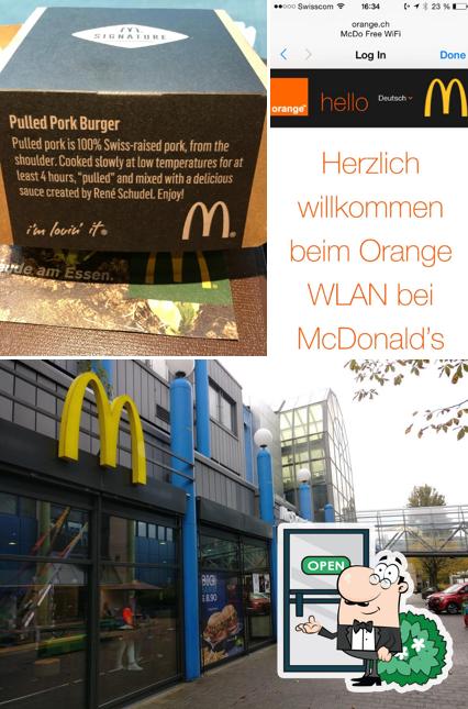 Gli esterni di McDonald’s Restaurant