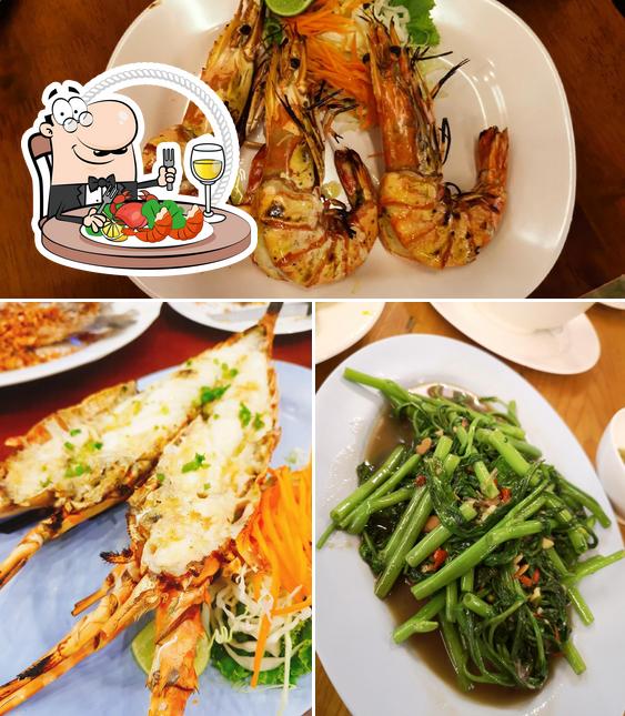 Try out seafood at Hua Hin Seafood Restaurant