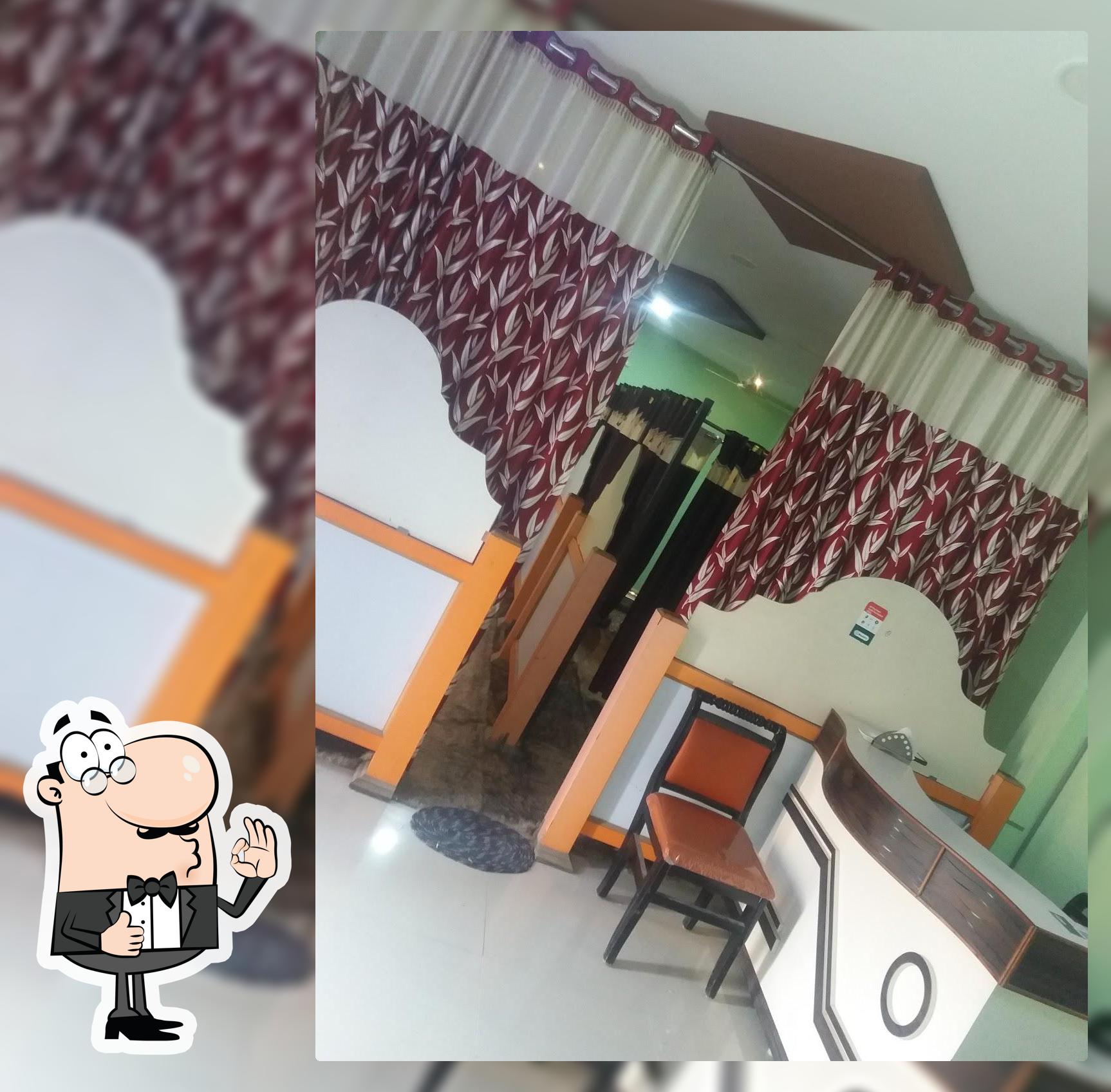 New Royal Family Restaurant and Arabian Mandi House