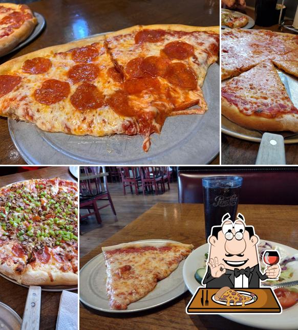 Shoe's Pizzeria Inc in Valparaiso Restaurant menu and reviews