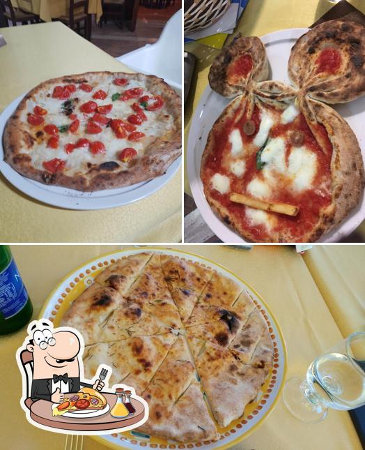 Prenditi una pizza a Zi' Fiore Ristorante Pizzaria