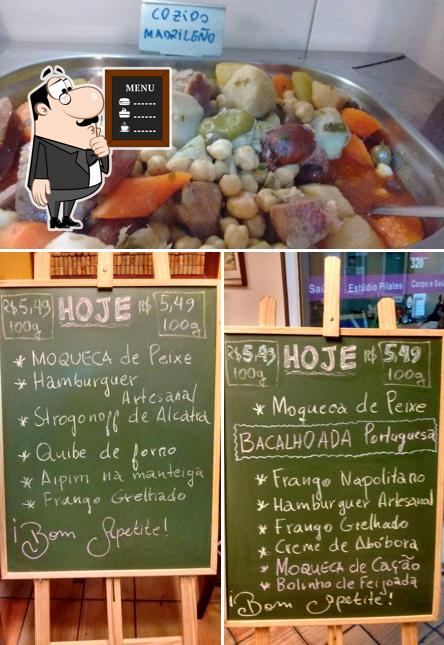 Entre diversos coisas, quadro-negro e comida podem ser encontrados a Restaurante Puro Sabor de Ipanema