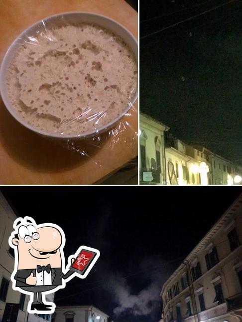 Tra le diverse cose da Caffè Michele di Inverso Maria si possono trovare la esterno e bevanda