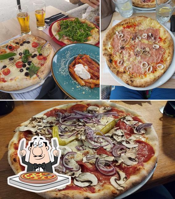 Scegli una pizza a Restaurant Fjaka