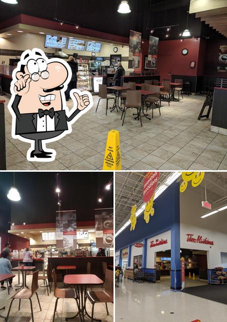 L'intérieur de Tim Hortons