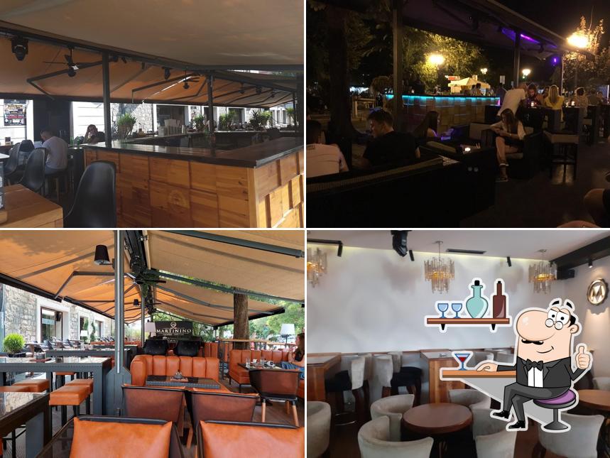 Siediti a un tavolo di Martinino Cocktail & Caffe Bar