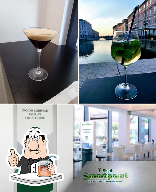 La photo de la boire et intérieur concernant Bar Roma 20