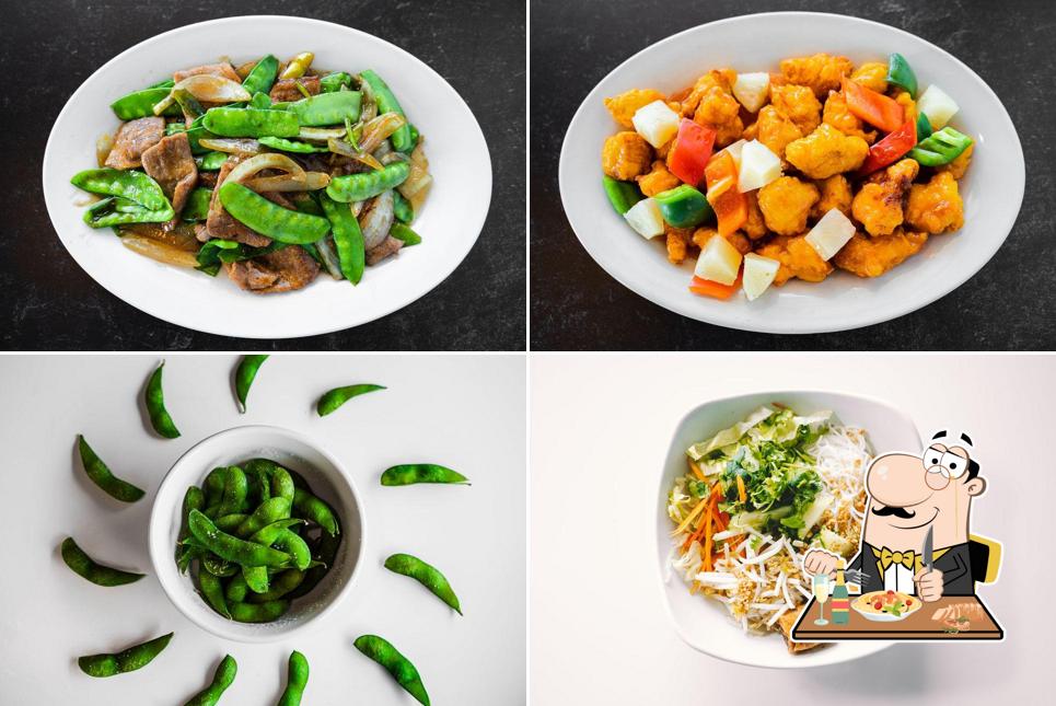 Red Moon Asian Cuisine, 582 Prairie Center Dr in Eden Prairie
