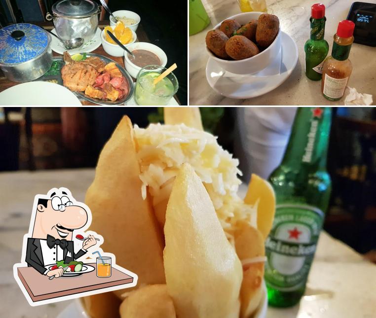 Comida em Bar Samba