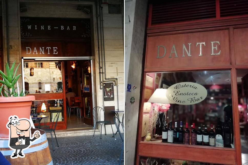 Gli interni di Osteria Enoteca Winebar Dante