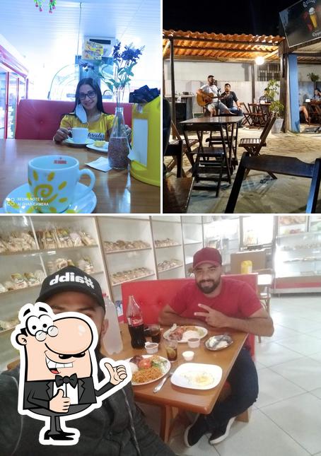 Here's a photo of Padaria, Lanchonete e Restaurante K & - Pão