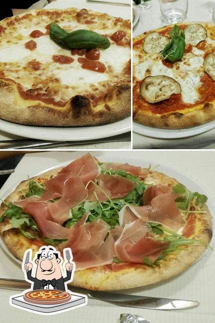 Prova una pizza a Al Faro 64 Via Novara