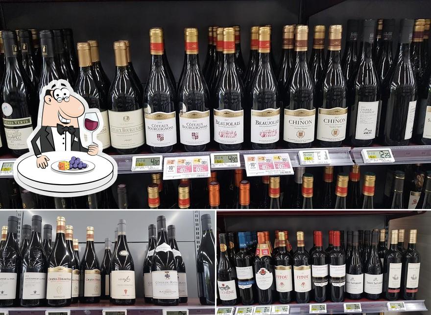 Il est fort sympathique de prendre un verre de vin à Casino Supermarché