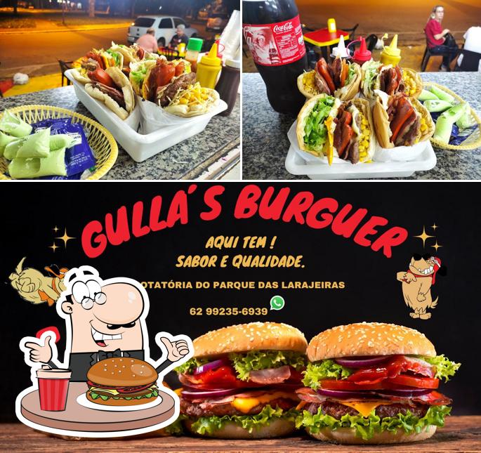 Experimente um hambúrguer no Gulla's Burguer Parque das Laranjeiras