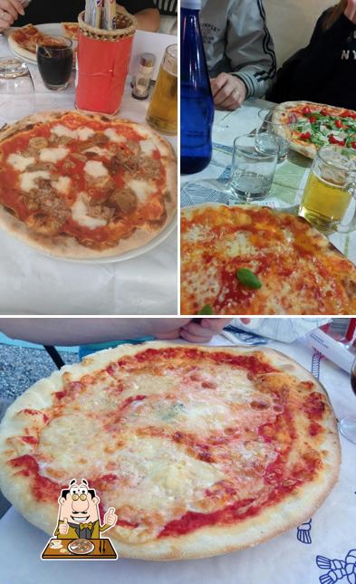 A Ristorante Pizzeria Vecchie Mura, puoi prenderti una bella pizza