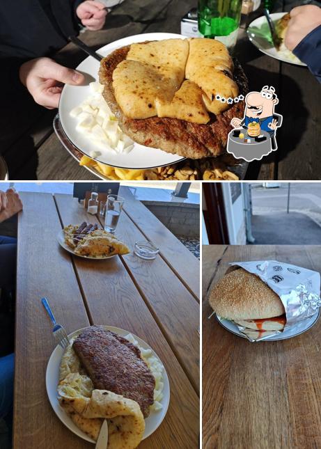 La immagine della cibo e interni di Mata Grill
