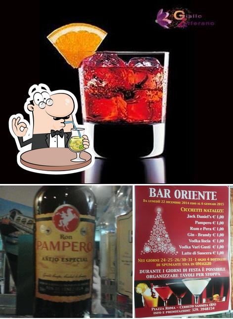 Prenditi un drink dal menu