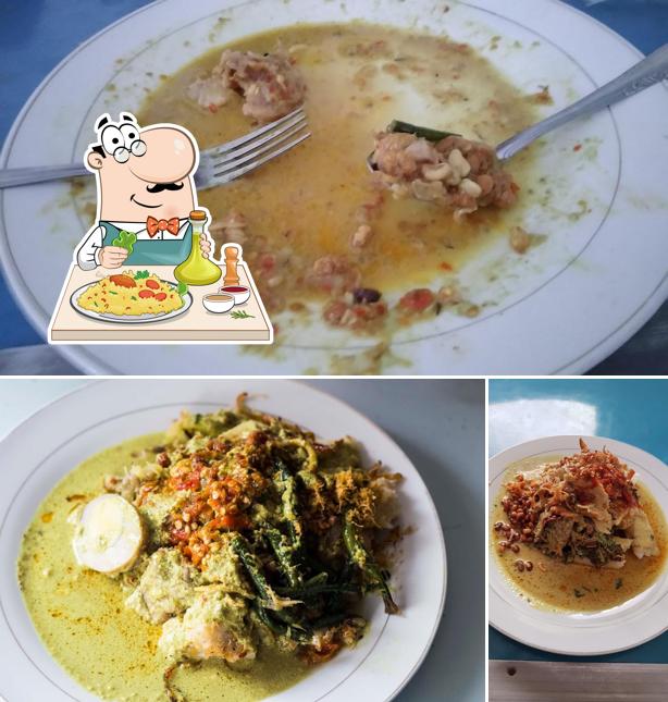 Еда в "Warung Belayag "Dek Ani""