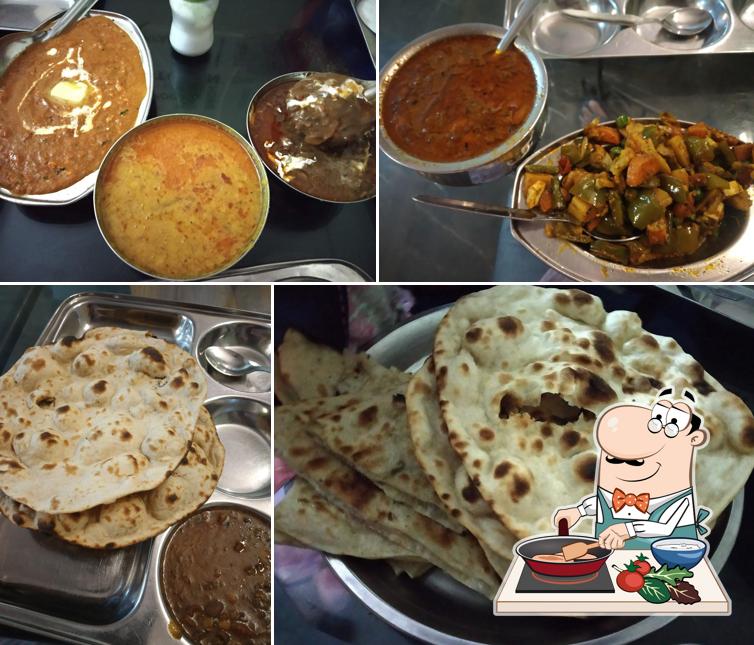 Chicken curry at Pandit Jagannath Hotel