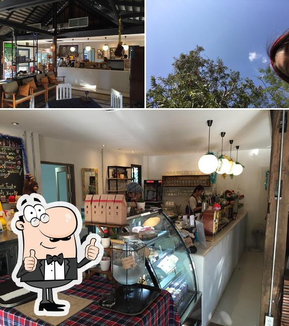 Monkey Farm cafe, Pa Pong