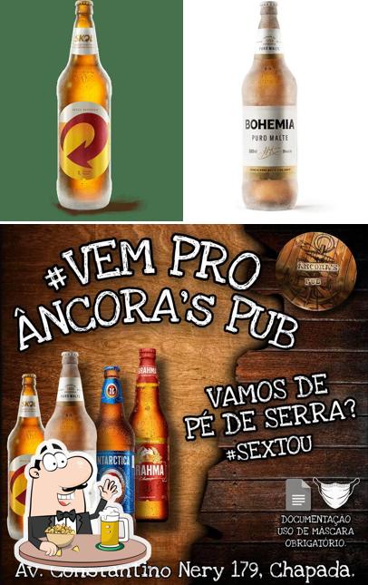 Peça um copo de cerveja leve ou escura