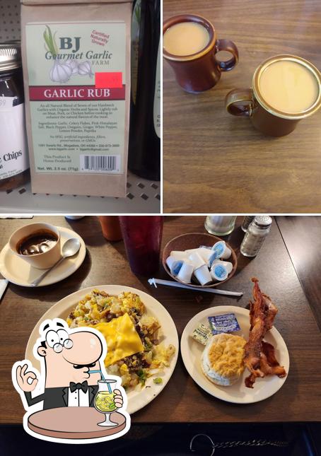 The Coffee Pot in Barberton Restaurant menu and reviews