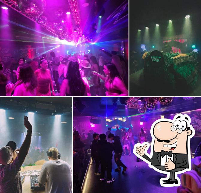 Pretty Faces Nightclub in Palm Springs - Restaurant reviews