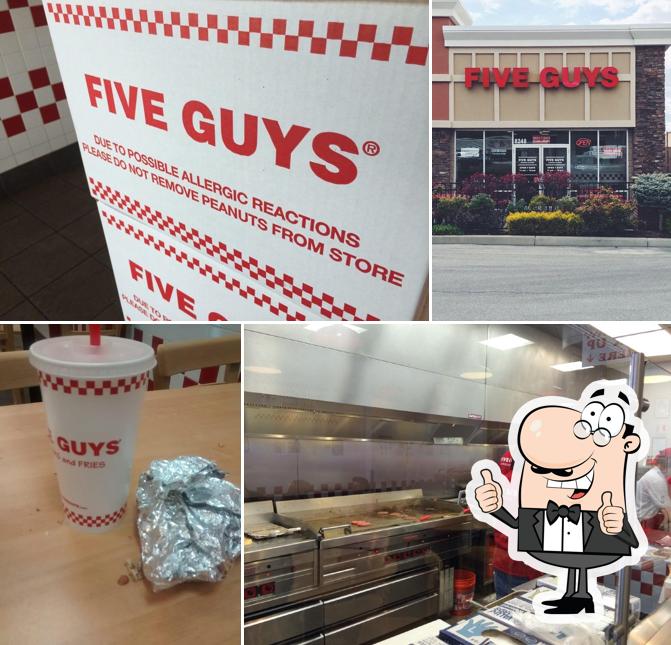 Vea esta imagen de Five Guys